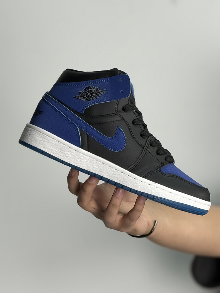 جردن مشکی سورمه ای ساقدار