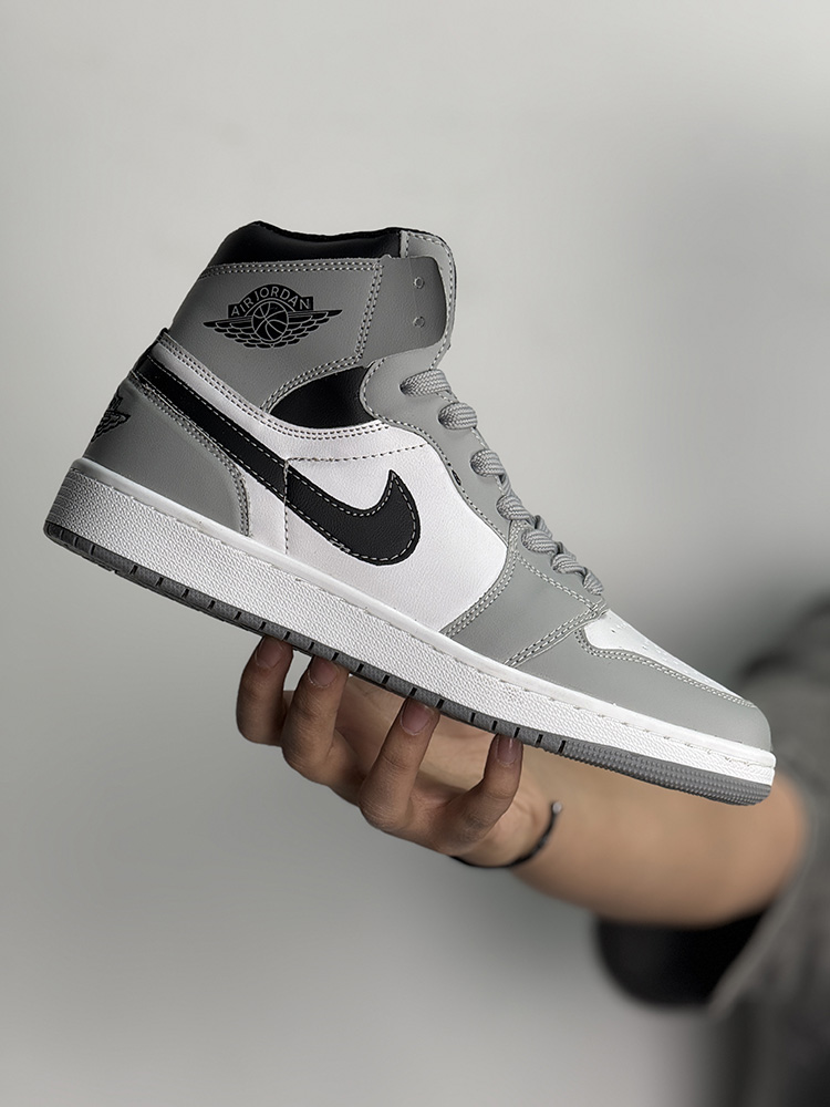 جردن طوسی نایک مشکی ساقدار